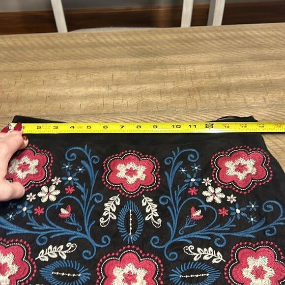 NWT Francesca’s embroidered skirt size medium. Suede feel. - Picture 11 of 11